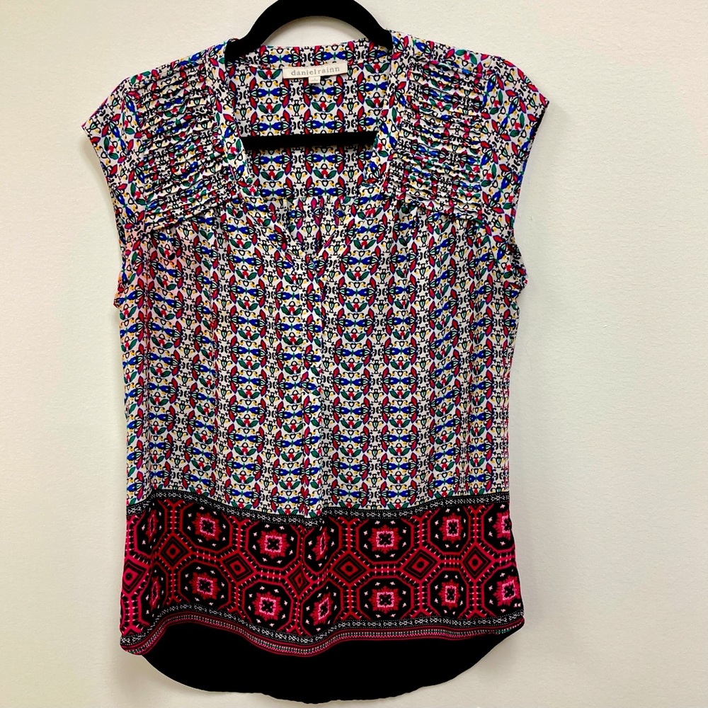 Darling cap sleeve pullover top